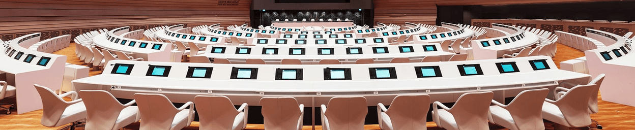 Bild- och touchskärmar för mötes- och konferensrum