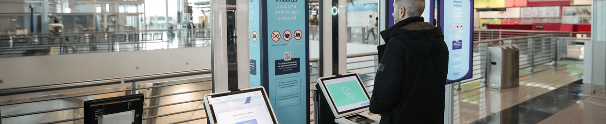 Bildskärmar för passerkontroll och identifiering